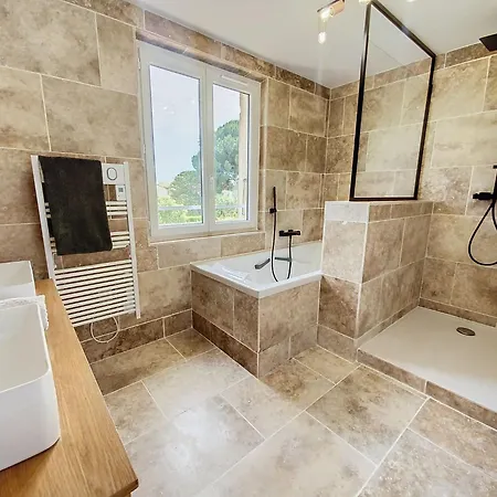 Avec Piscine, Jacuzzi, Jardin Et Netflix Holiday home Mauguio