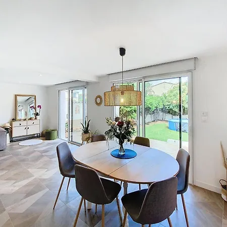 Avec Piscine, Jacuzzi, Jardin Et Netflix Holiday home