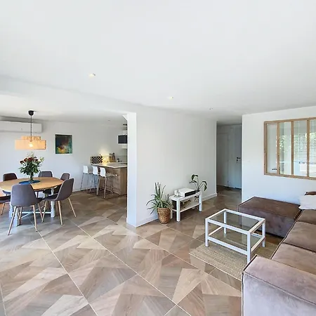 Avec Piscine, Jacuzzi, Jardin Et Netflix Holiday home *
