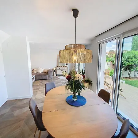 Holiday home Avec Piscine, Jacuzzi, Jardin Et Netflix