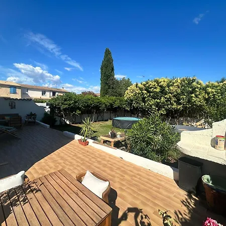 Avec Piscine, Jacuzzi, Jardin Et Netflix