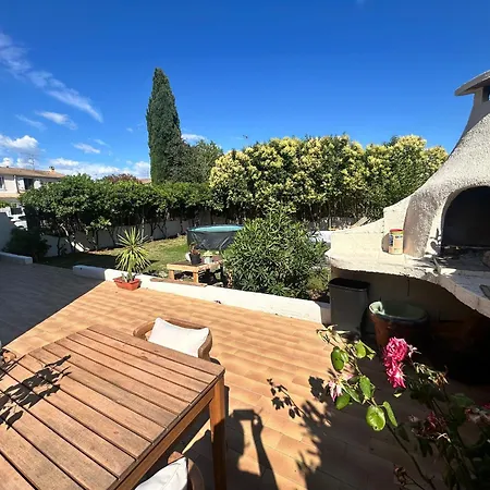 Avec Piscine, Jacuzzi, Jardin Et Netflix Holiday home Mauguio